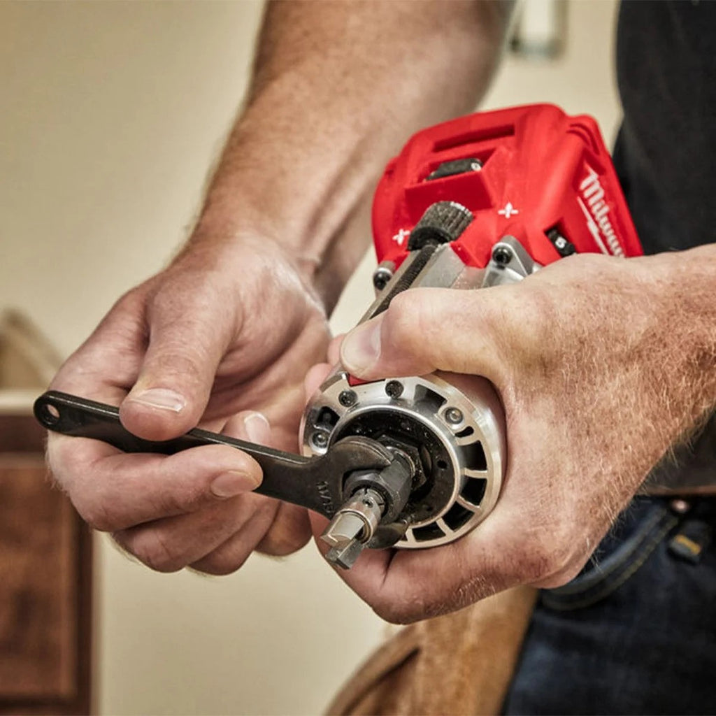 Milwaukee M18FTR-0X 18V Fuel Cordless Trim Router with Accessories Naked & 5.0ah