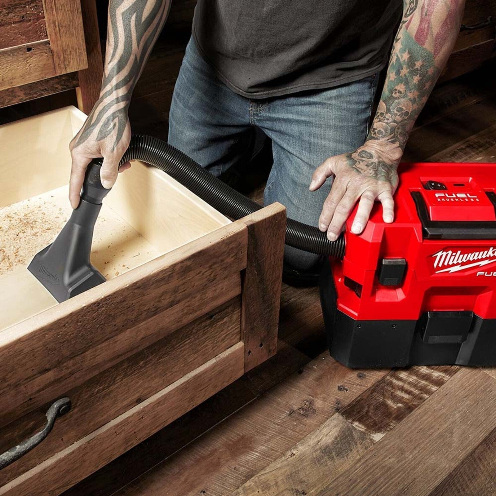 Milwaukee M12FVCL-0 1.6 Gallon Wet & Dry Vacuum