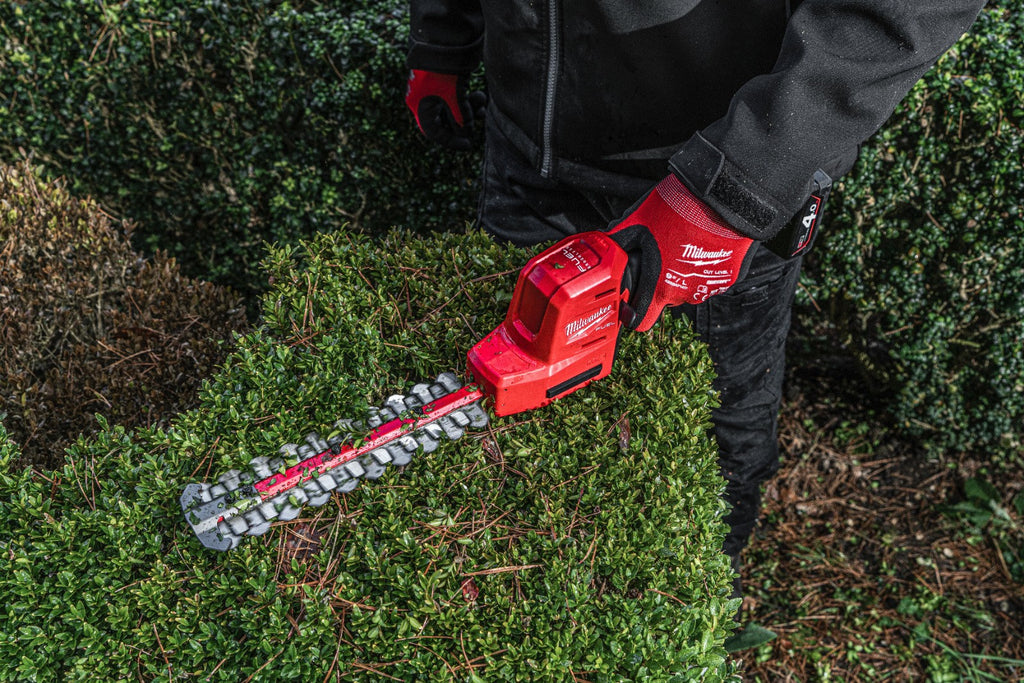 Milwaukee M12FHT20-0 12v Fuel 20cm Hedge Trimmer Naked