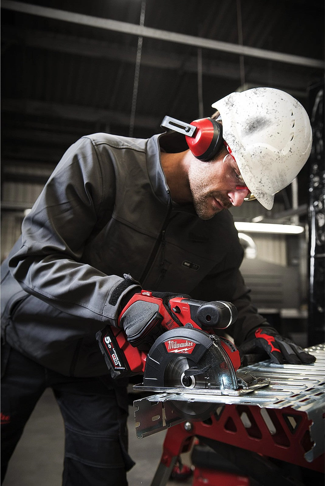 Milwaukee M18FMCS-0 18v 150mm M18 Fuel Metal Saw Bare Unit