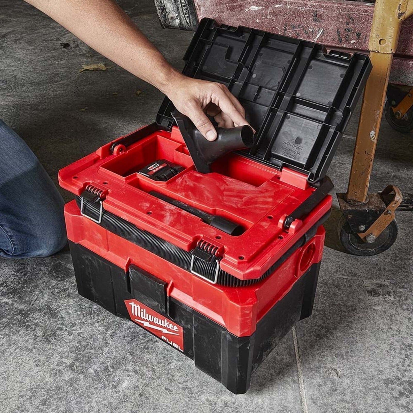 Milwaukee M18FPOVCL 18V Fuel Packout 7L Wet & Dry Vac Body Only