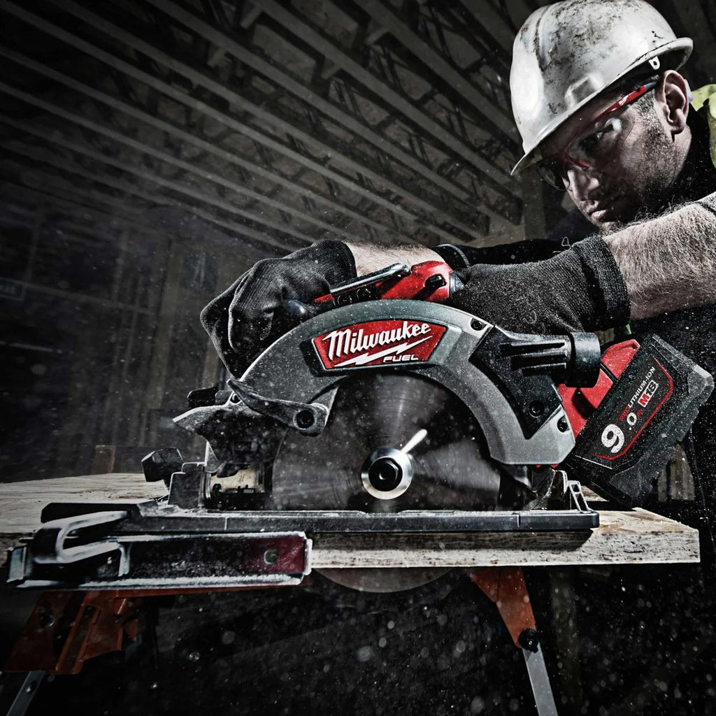 Milwaukee M18CCS55-0 18V Fuel 165mm Circular Saw (Body Only) & M18B5 5.0Ah Batt