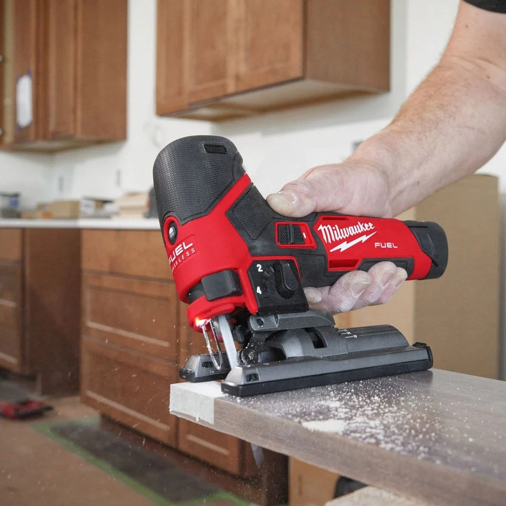 Milwaukee M12FJS-422X 12v Fuel Bodygrip Jigsaw Kit - 2 Batteries, Charger & Case