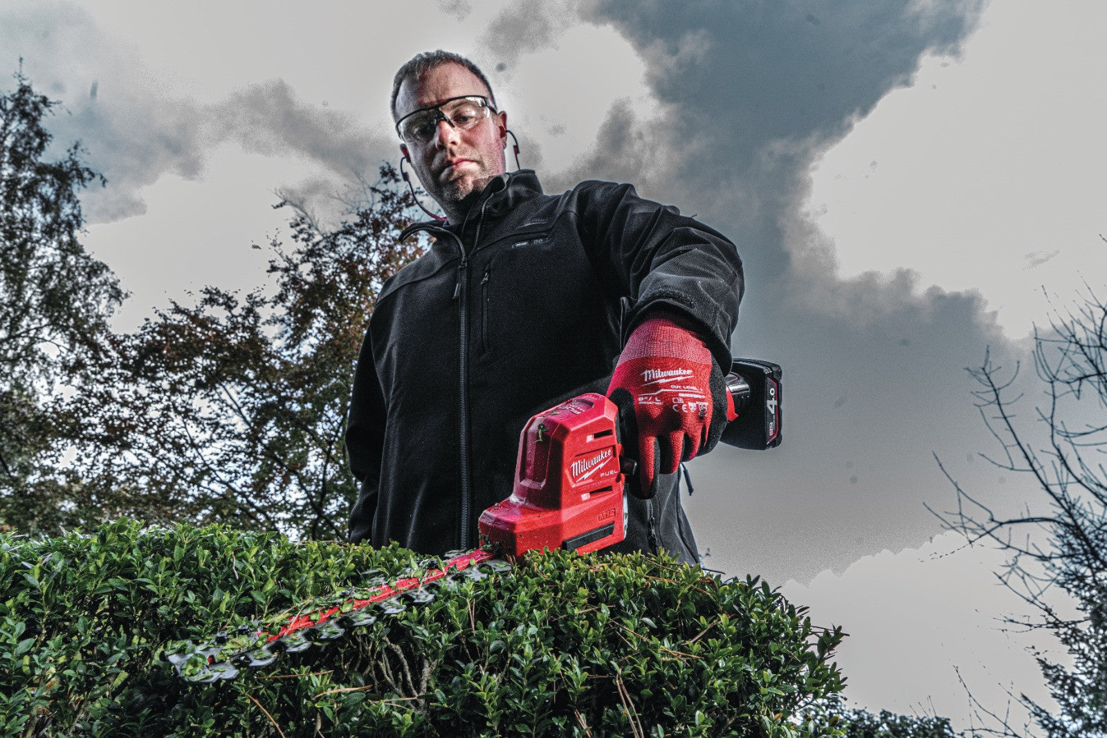 Milwaukee M12FHT20-0 12v Fuel 20cm Hedge Trimmer Naked