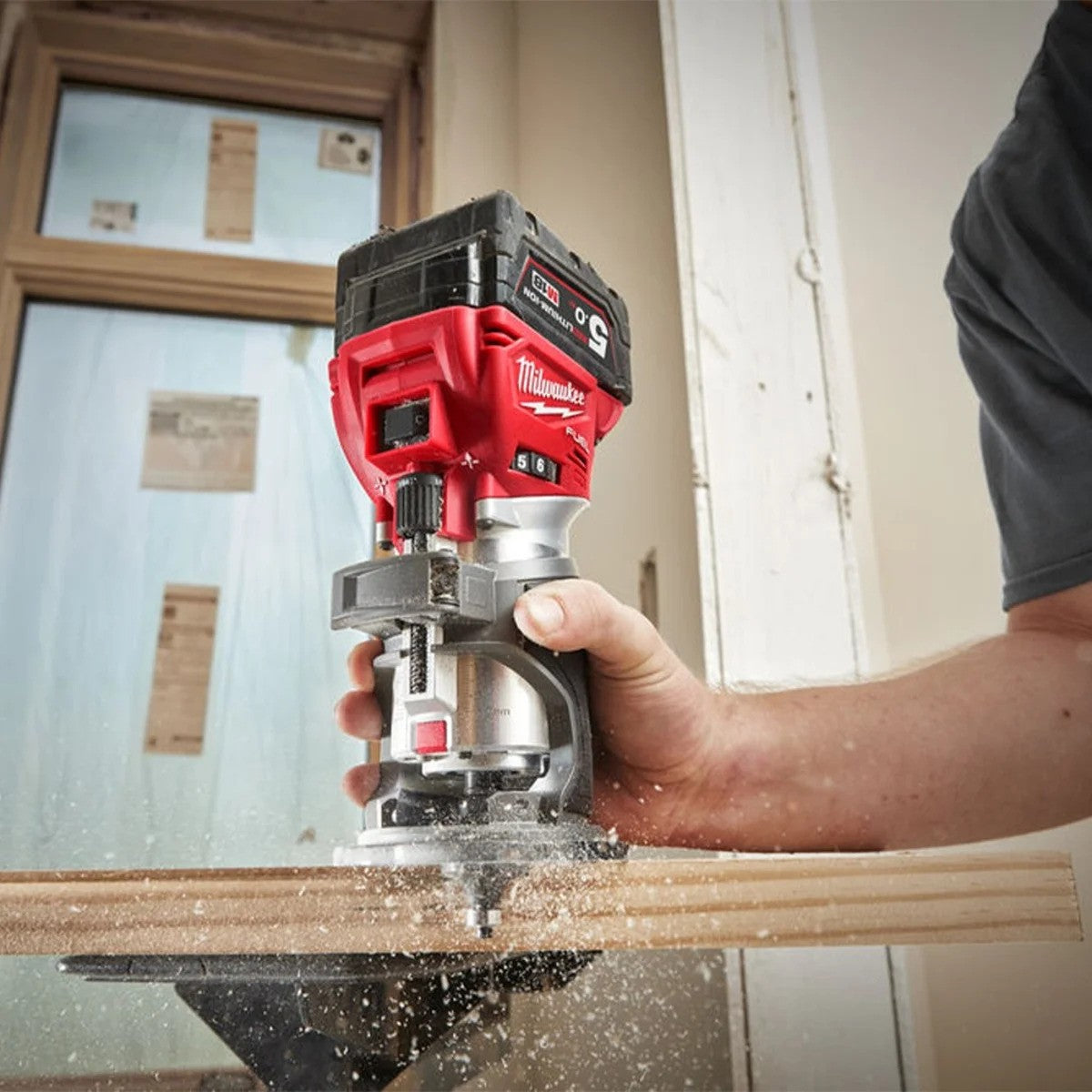 Milwaukee M18FTR-0X 18V Fuel Cordless Trim Router with Accessories Naked & 5.0ah