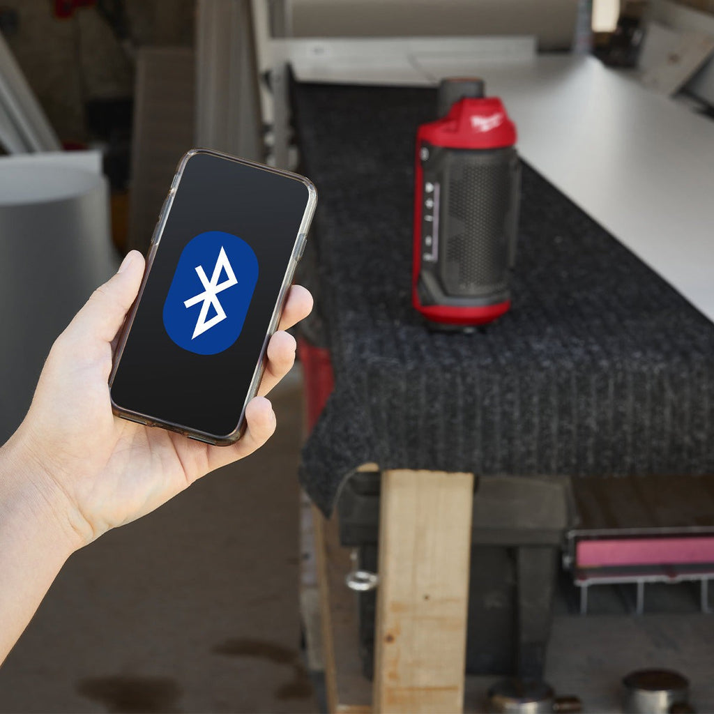 Milwaukee M12SPEJSG2-0 12v Jobsite Speaker & 12v High Output 2.5ah Battery