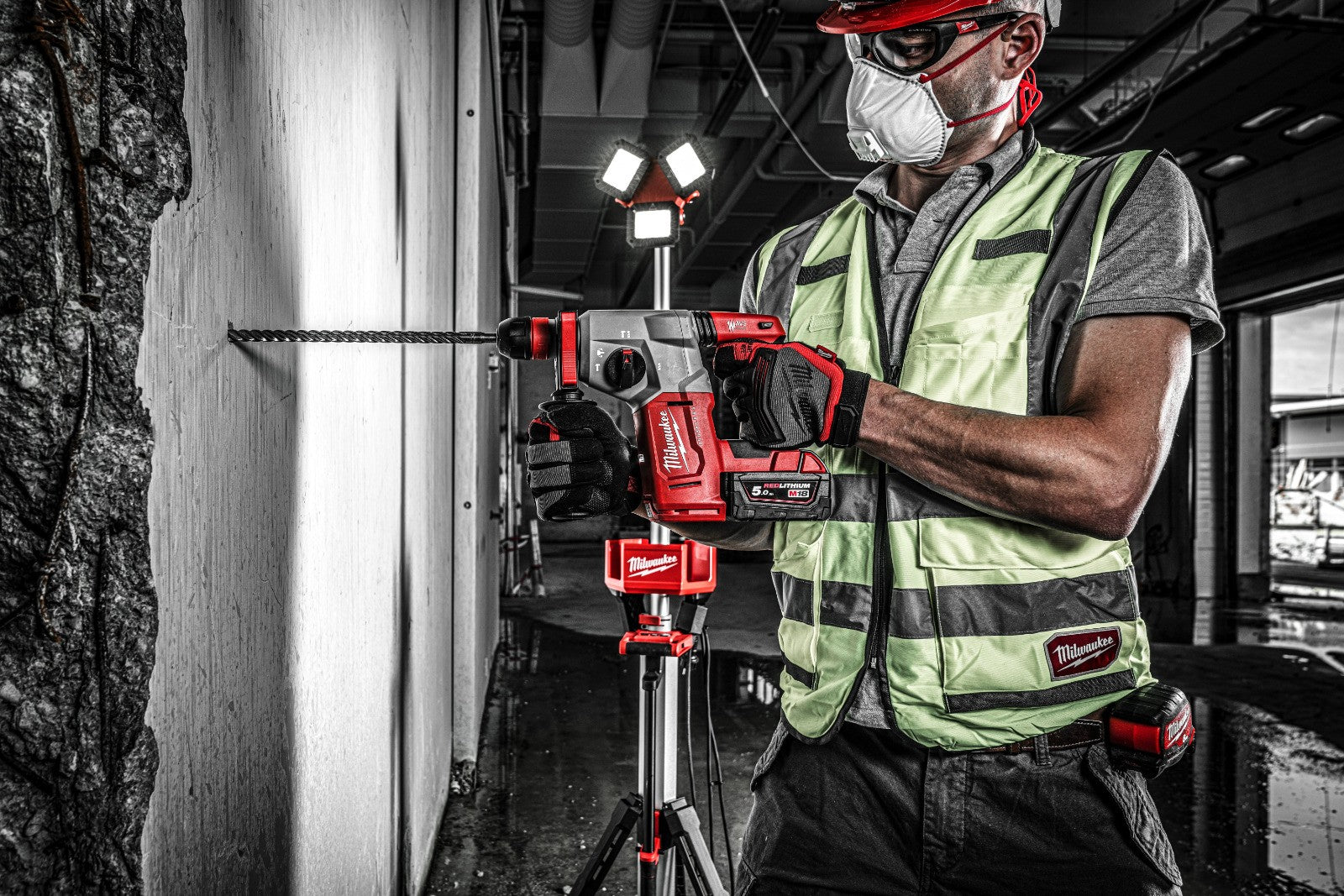 Milwaukee M18BLHX-501X 18v Brushless 4 Mode 26mm SDS-Plus Hammer, Fixtec Chuck