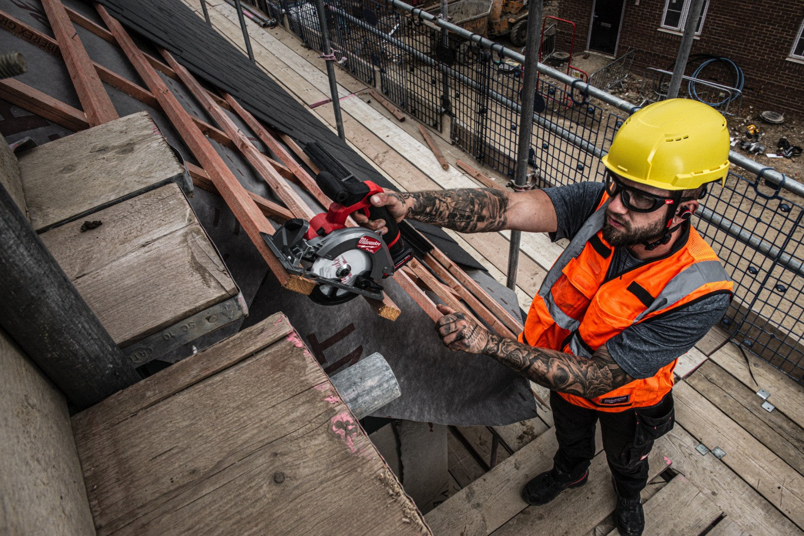 Milwaukee M12FCS442-0 12v Fuel Sub Compact Circular Saw Naked