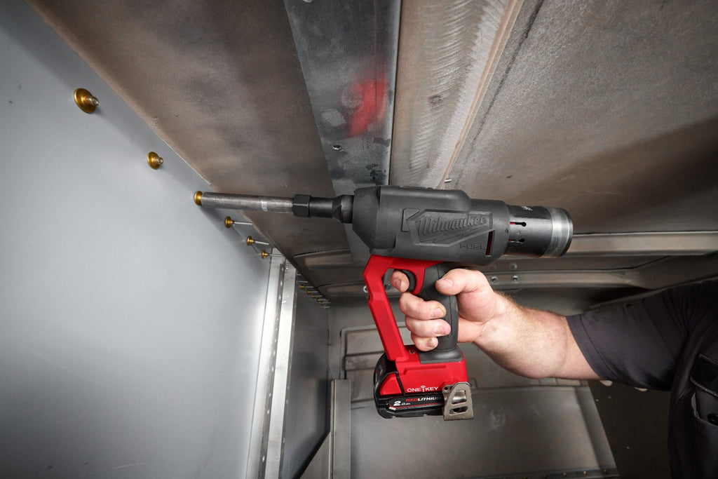 Milwaukee M18ONEFLT-0 18v Fuel Lock Bolt Tool Naked With One Key