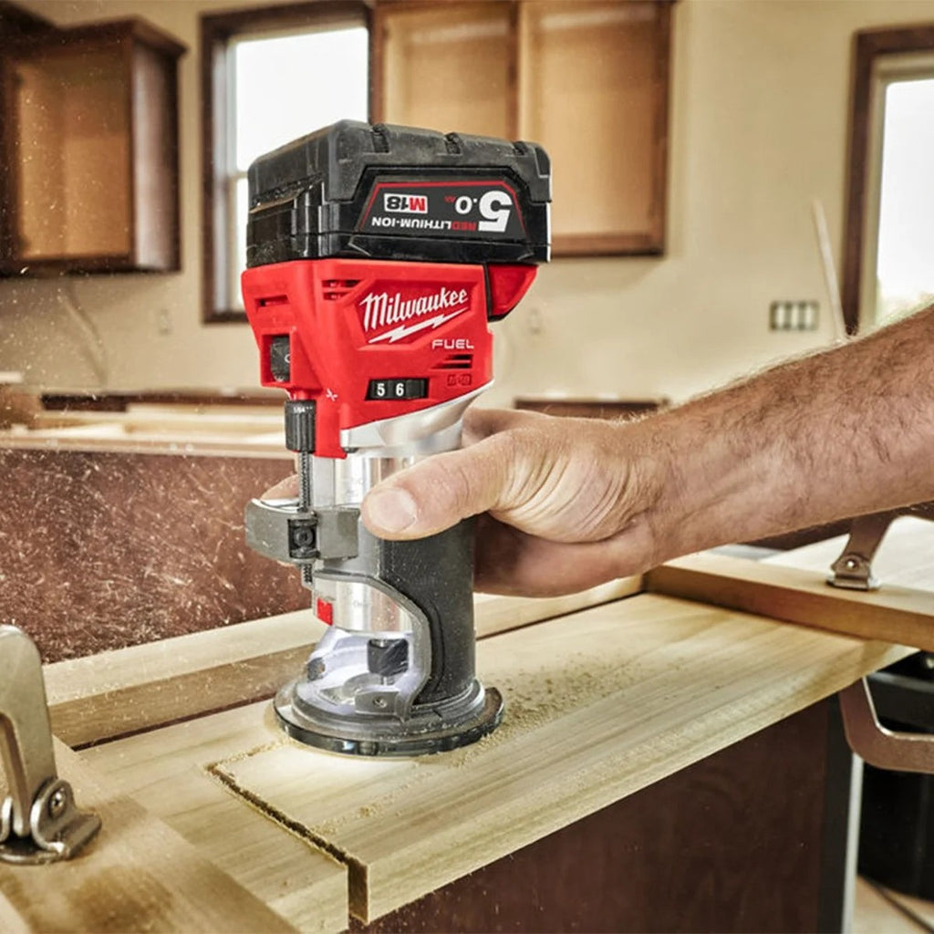 Milwaukee M18FTR-0X 18V Fuel Cordless Trim Router with Accessories Naked & 5.0ah