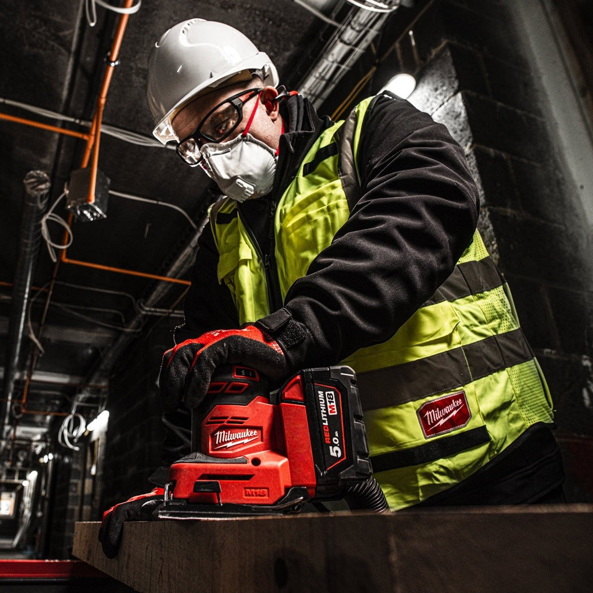 Milwaukee M18BQSS-502B 18v 1/4" Sheet Sander Kit - 2 x 5.0ah Batteries