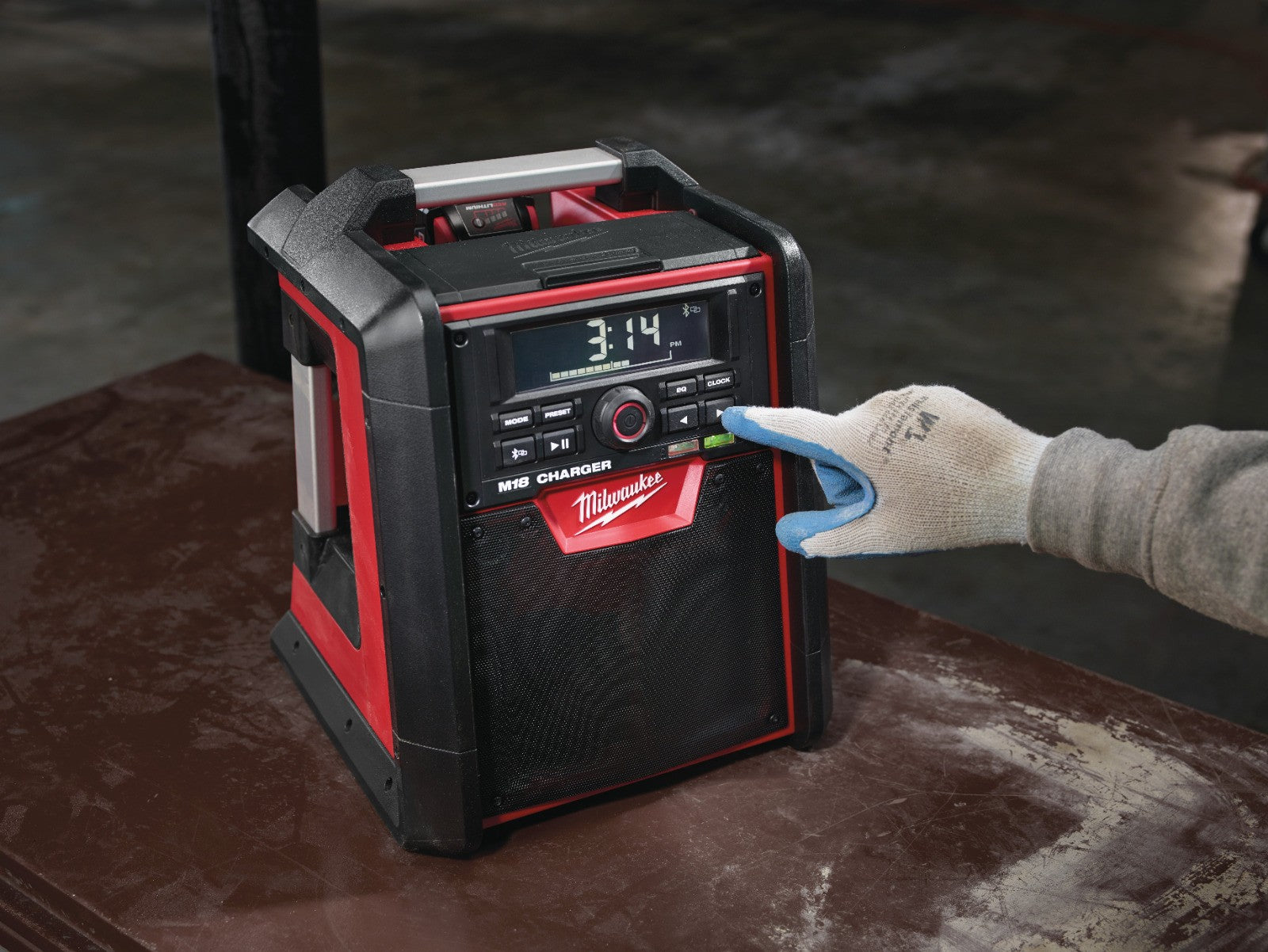 Milwaukee M18RC-0 18V/240V Jobsite Charger/Radio (Body Only)