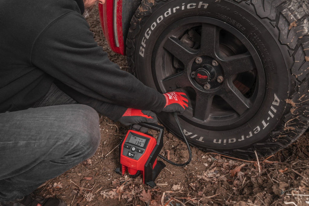 Milwaukee M12BI-0 12V Compact Inflator (Body Only)