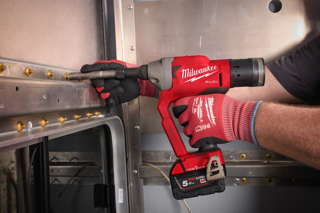 Milwaukee M18ONEFLT-0 18v Fuel Lock Bolt Tool Naked With One Key