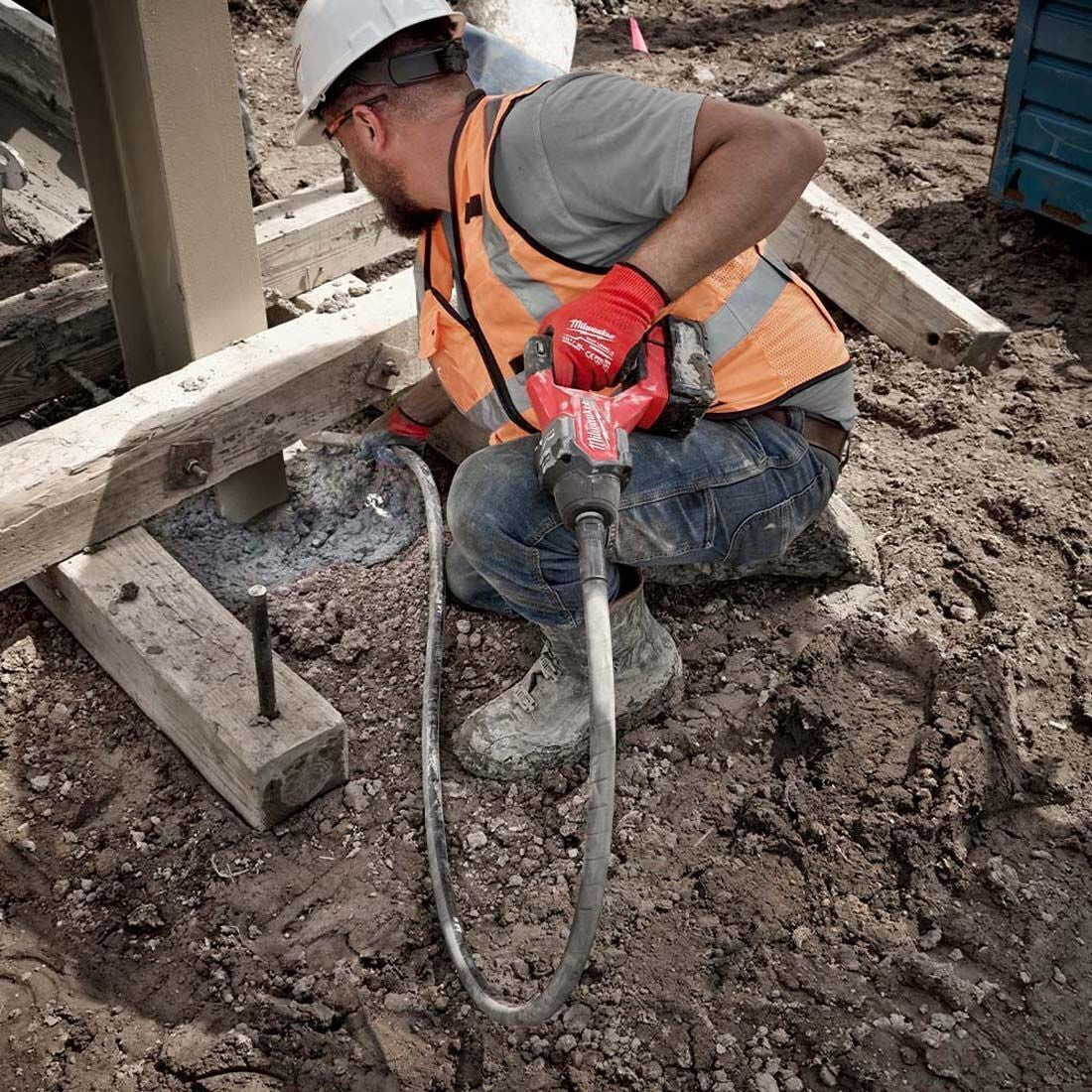 Milwaukee M18FCVN24-0 18v Fuel Needle Concrete Vibrator Naked - 2.4m